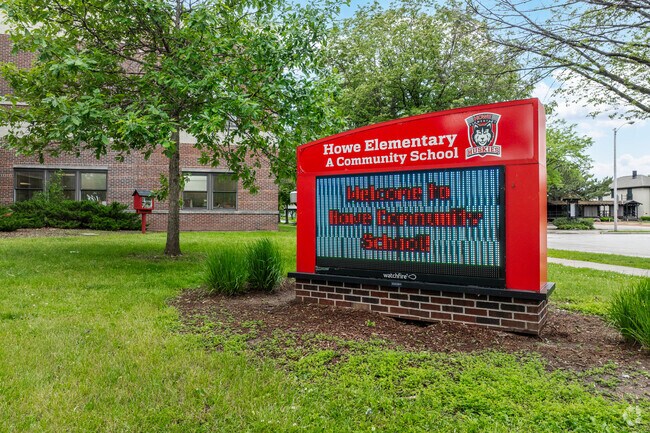 Howe Elementary Community School is a public school located in Green Bay, WI.