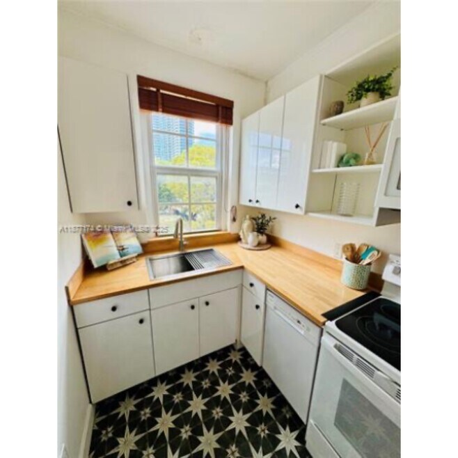 3224 Biscayne Blvd, Miami, FL 33137 - photo 1