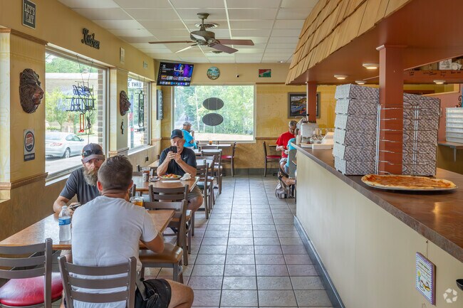 Scotto’s Ristorante and Pizzeria in Muir serves pizza and a variety of hot and cold sandwiches.