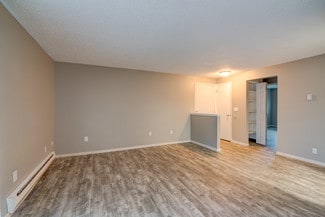 732 4th Ave NE, Pacific, WA 98047