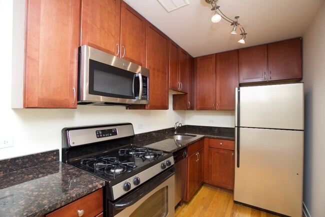 628 W Wrightwood Ave unit J01P, Chicago, IL 60614 - photo 3