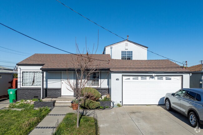 Spacious yards and timeless designs define homes in San Lorenzo.