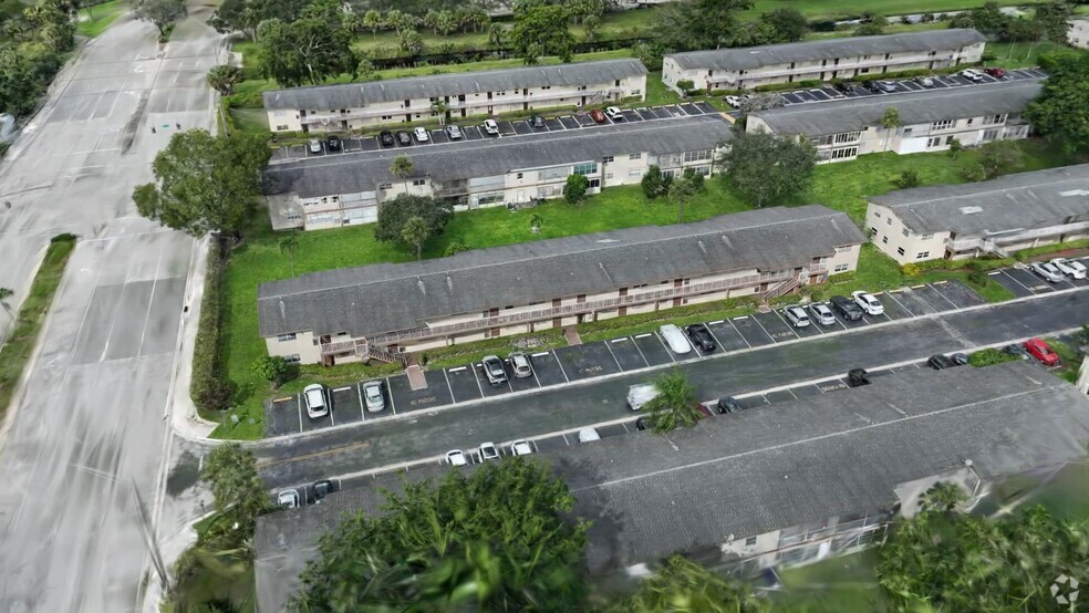 551 NW 80th Ave unit 207, Margate, FL 33063 - photo 2