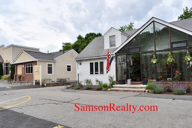 842 Oaklawn Ave unit 2, Cranston, RI 02920 - photo 2