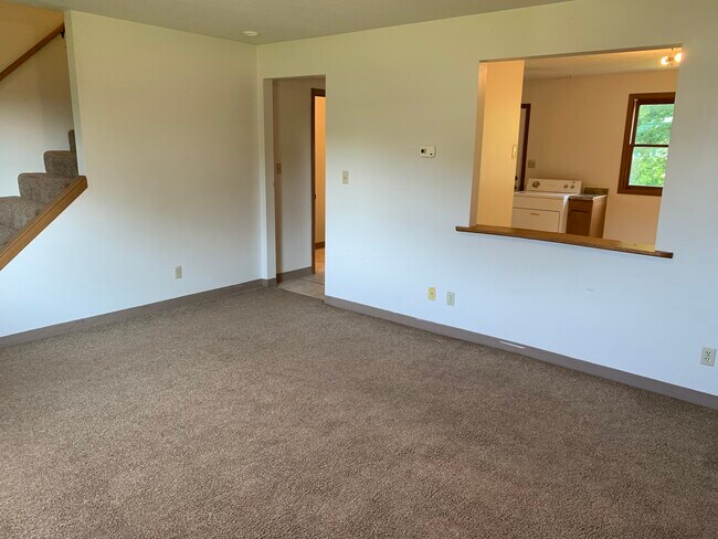 21 Main St, the Plains, OH 45780 - photo 6