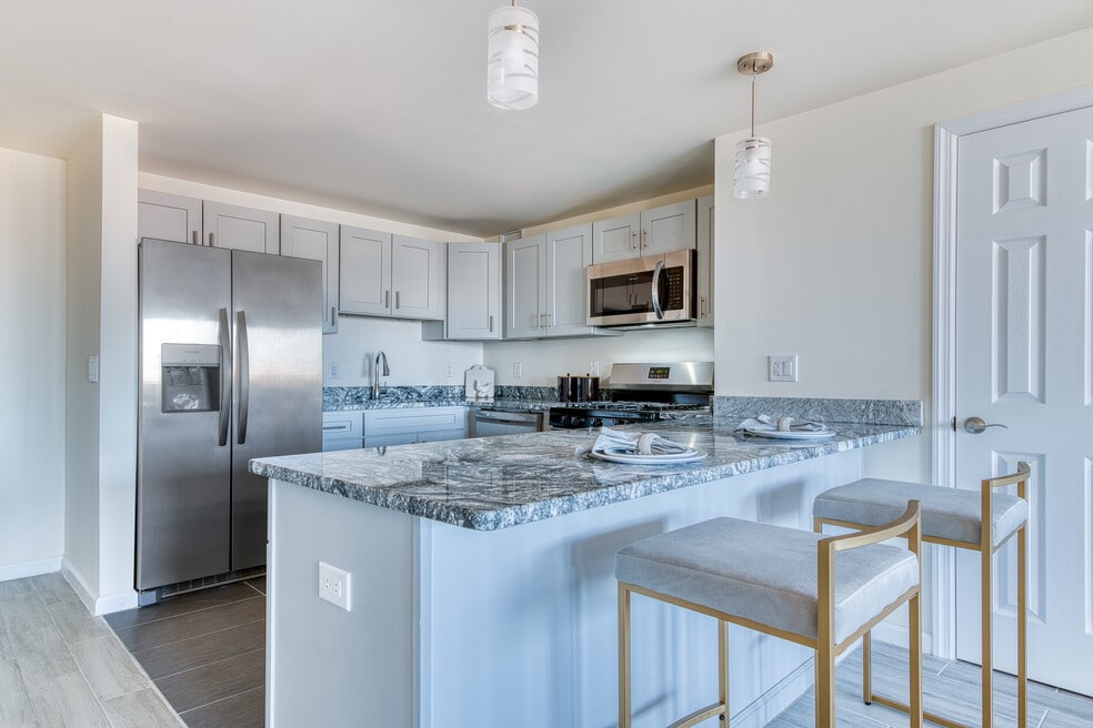 123 S Munn Ave unit 7L, East Orange, NJ 07018 - photo 1