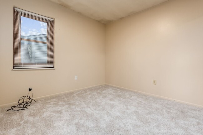 100 Chittenden Ave - Student Housing, Columbus, OH 43201 - photo 6