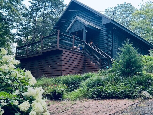 93 Shepard Ave unit One, Delaware Water Gap, PA 18327 - photo 3