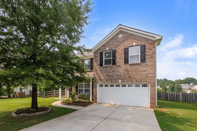 255 Flanders Dr, Mooresville, NC 28117 - photo 2