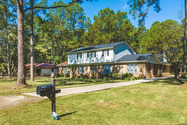 Two-story brick homes line Bayview’s winding streets.