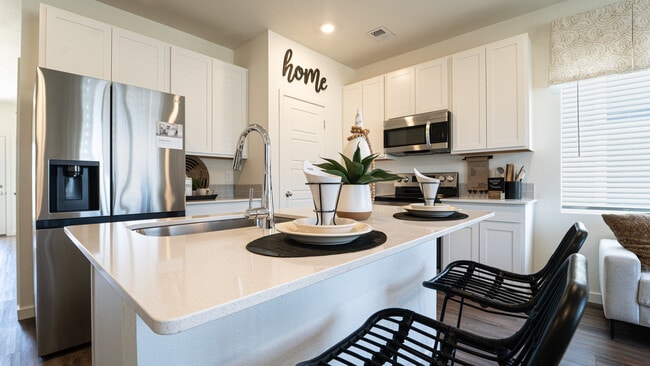 7153 Gateway Crossing St, Wellington, CO 80549 - photo 3