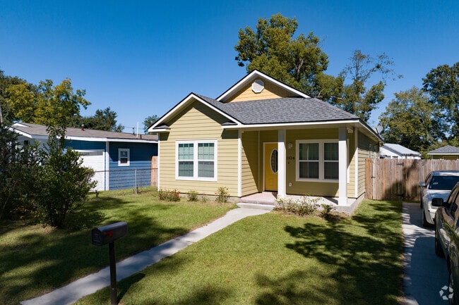 Several new construction homes have been built in West Savannah.