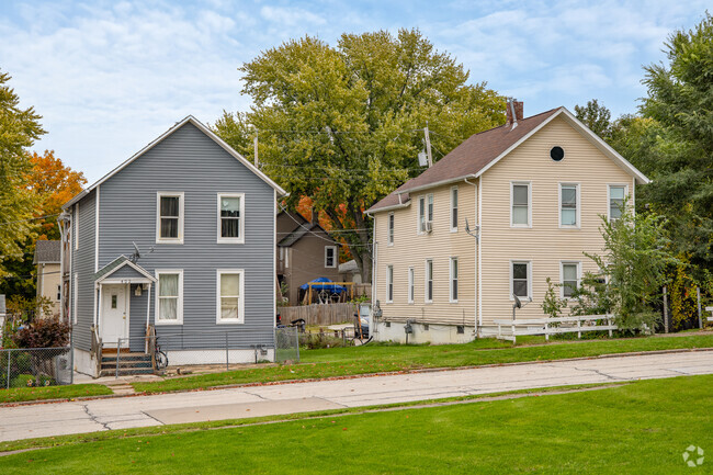 Prospective home buyers will find affordable, well maintained homes in Floreciente.