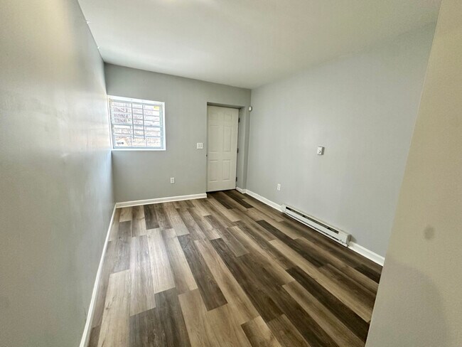 347 Ridgewood Ave unit BSMT, Newark, NJ 07112 - photo 4