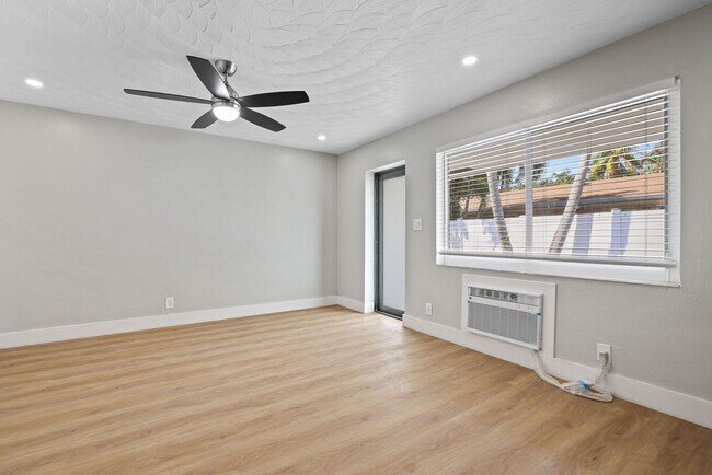 1634 NE 4th Place unit 2, Fort Lauderdale, FL 33301 - photo 6