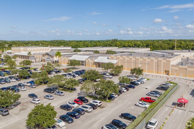 Learn from the best in Palm Beach Central High School in Castellina.