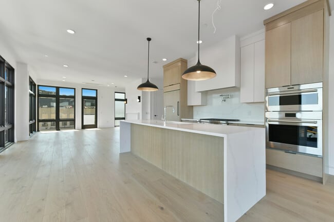 14 Green St unit PH2, Boston, MA 02130 - photo 3