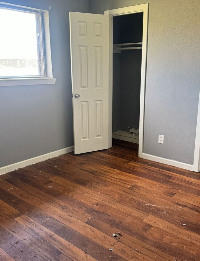 526 Wilkes St, Wharton, TX 77488