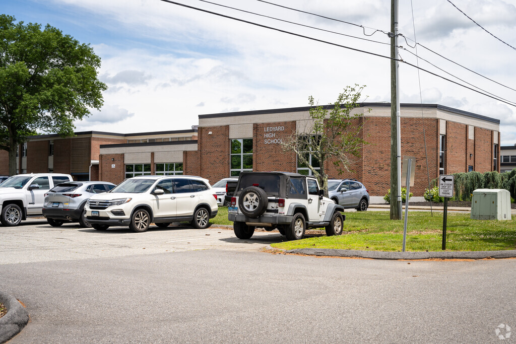 Shaping futures at LEARN Ledyard High School, where education meets innovation in Ledyard, CT.
