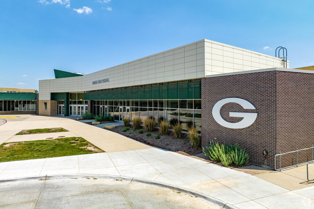 Gretna High School, Rankings & Reviews - Homes.com