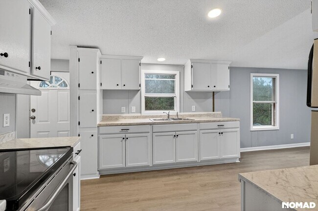 5431 Pembrooke Dr, Granite Falls, NC 28630 - photo 5