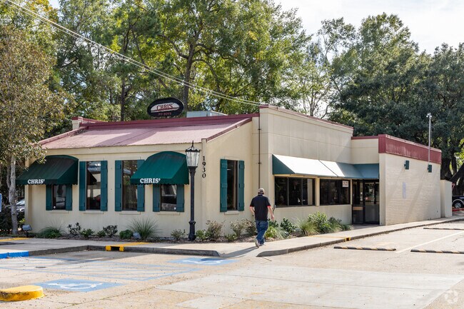 Don't miss the Po' boys at Chris' on Pinhook Road in Bois De Lafayette.