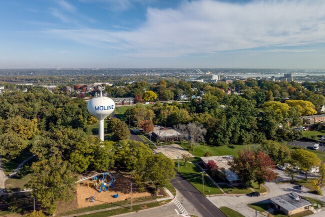 Residents of Old Towne have easy access to everyday ammenities.
