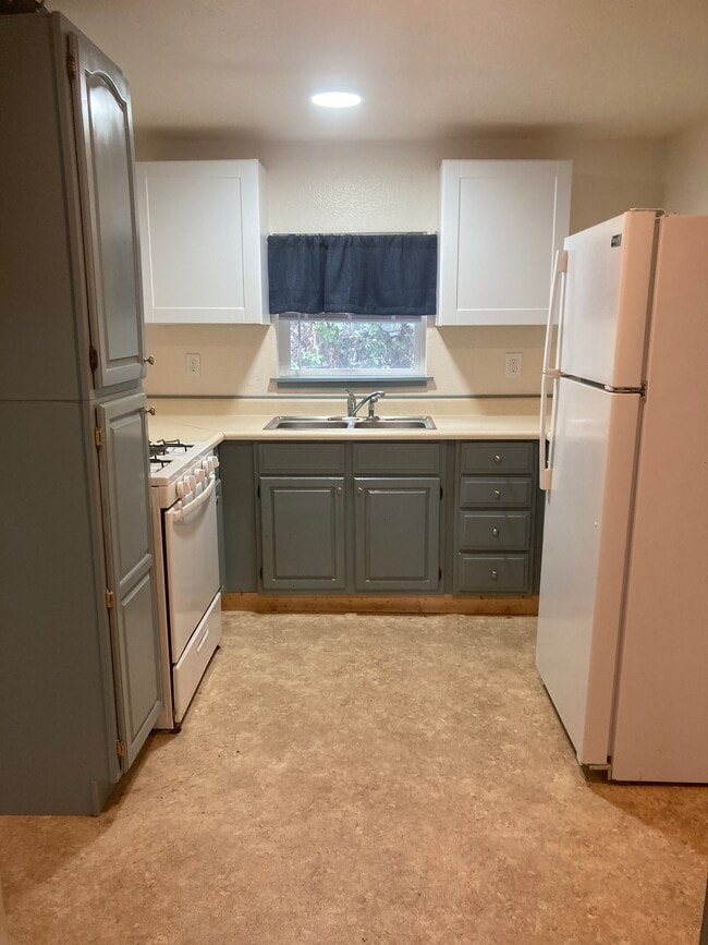 405 Newton Rd unit 427, Weott, CA 95571 - photo 5