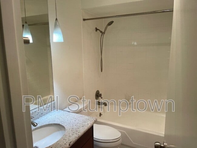 2028 NE Clackamas St, Portland, OR 97232 - photo 7