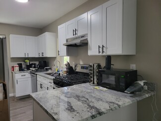 521 S 4th Ave Unit Main, Ann Arbor, MI 48104