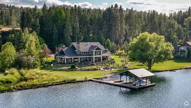 Large stately homes with private docks can be yours in Blackwell Hill.