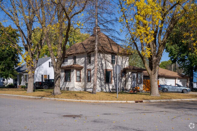 You can find a lot of historical charm in homes throughout Glencoe.