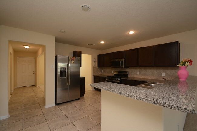 2214 Forest Floor Ct, Rosenberg, TX 77471 - photo 2