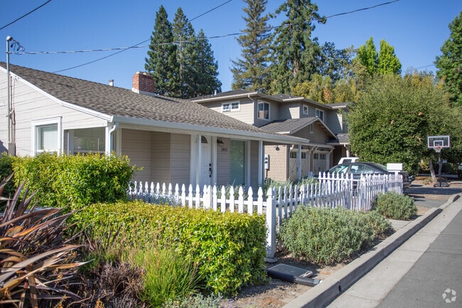 Downtown Lafayette has several streets lined with charming cottages.