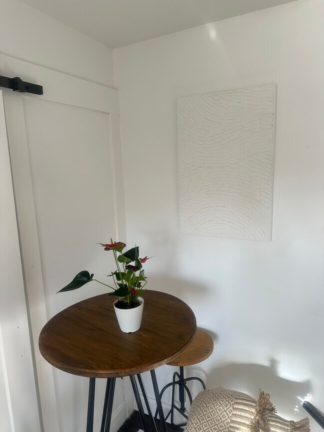 1258 Mistletoe Ln unit Little Getaway, Redding, CA 96002 - photo 4