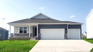 3024 Sweetwater Dr, Des Moines, IA 50320