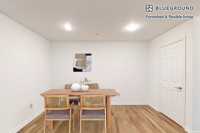 10608 Kitty Pozer Dr unit FL2-ID8600A, Fairfax, VA 22030 - photo 5