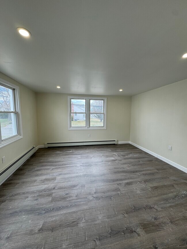 203 N 8th St unit 1, Lindenhurst, NY 11757 - photo 6