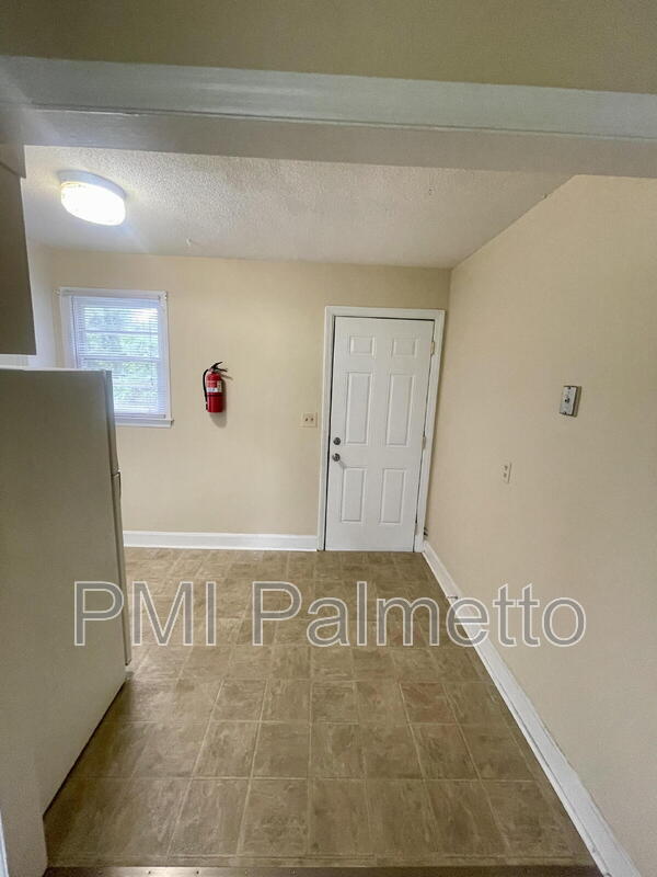 3209 Wilmot Ave unit 2B, Columbia, SC 29205 - photo 6