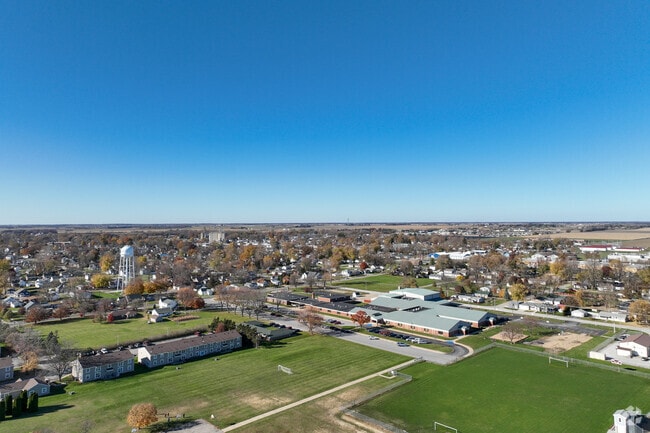 Downtown Rensselaer meets Newton with plenty of shopping and dining options.