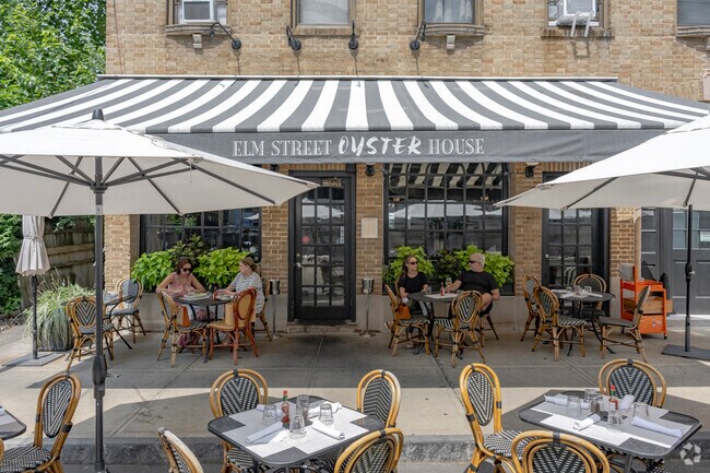 The Elm Street Oyster House in downtown Greenwich has beautiful al fresco dining.