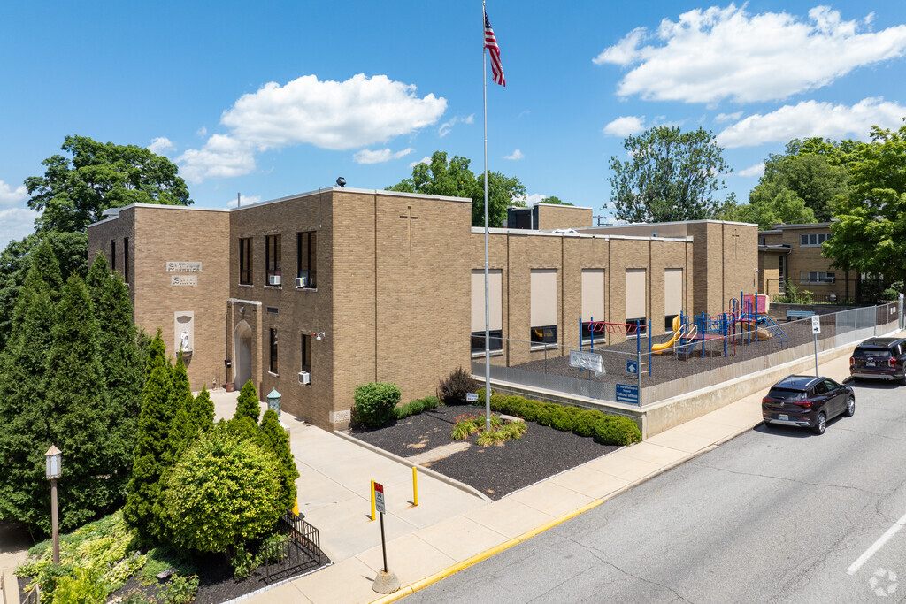 St. Mary Cathedral Elementary servies students kindergarten though 8th grade in Lafayette.