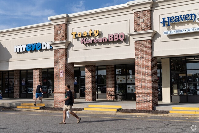 Tasty Korean BBQ is a favorite among Asian restaurants in Kempsville Crossing near Level Green.