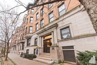 627 W Oakdale Ave, Chicago, IL 60657