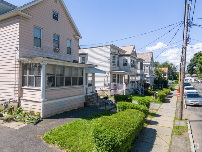 Most residents in Second Ave own their homes.