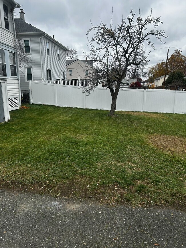 279 Nottingham St unit 279 Nottingham St., Springfield, MA 01104 - photo 7