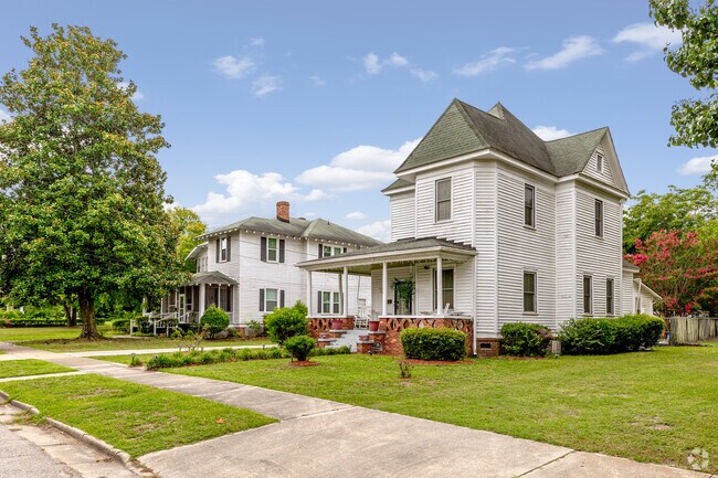 In South Liberty, several neighborhoods feature turn-of-the-century homes with spacious rooms.