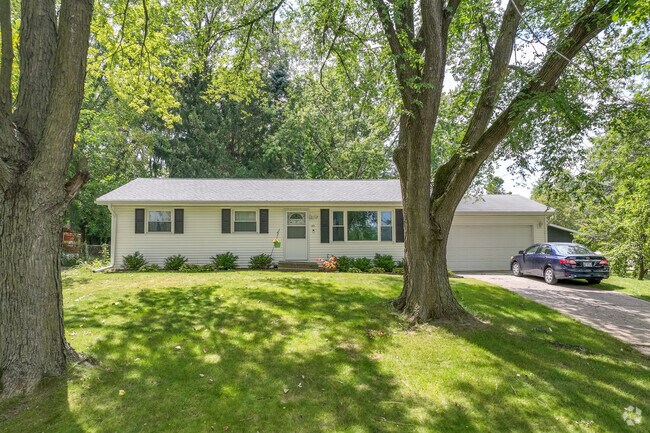 Ranch style homes are one of the most common styles in Forest Hills View.