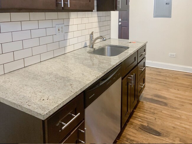 856 W Newport Ave unit 857- 3S, Chicago, IL 60657 - photo 6