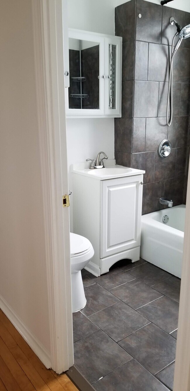 4417 N Keokuk Ave Unit 2nd floor, Chicago, IL 60630